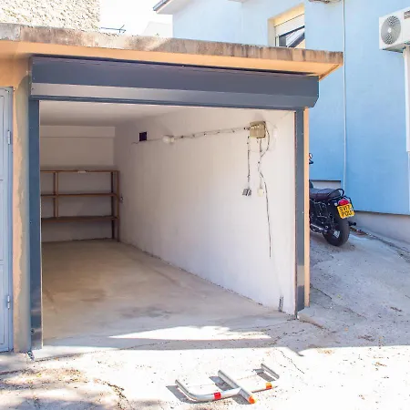 - With Parking Garage